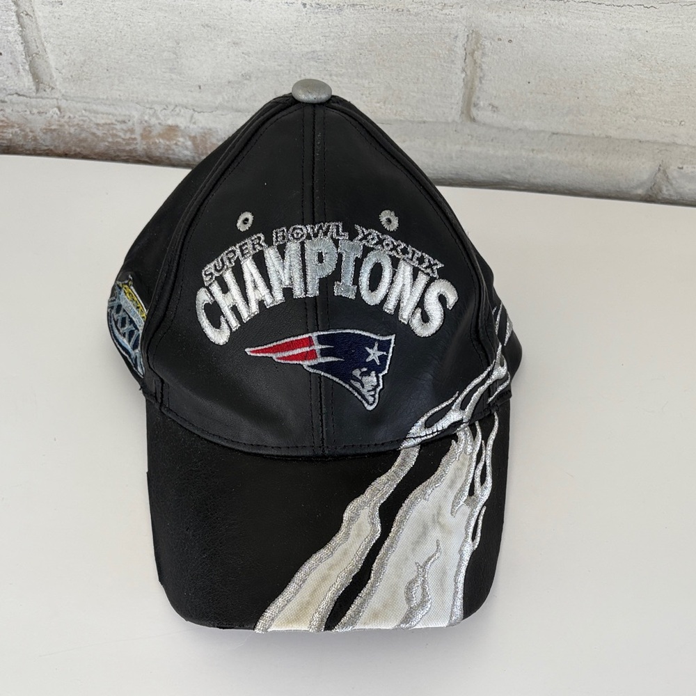Vintage Reebok New England Patriots Hat Cap Black Leather NFL Super Bowl XXXIX